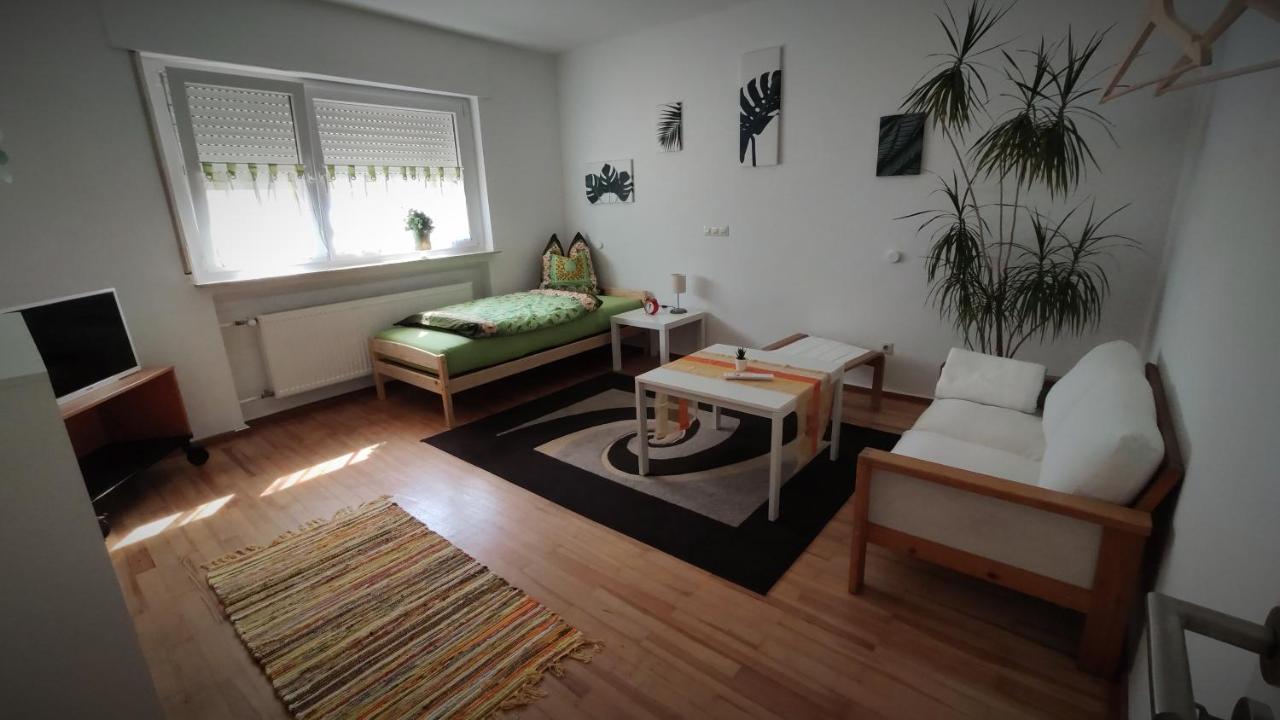 Monteur Unterkunft Gaestewohnung Ferienwohnung - Haus Huth Freigericht Bagian luar foto